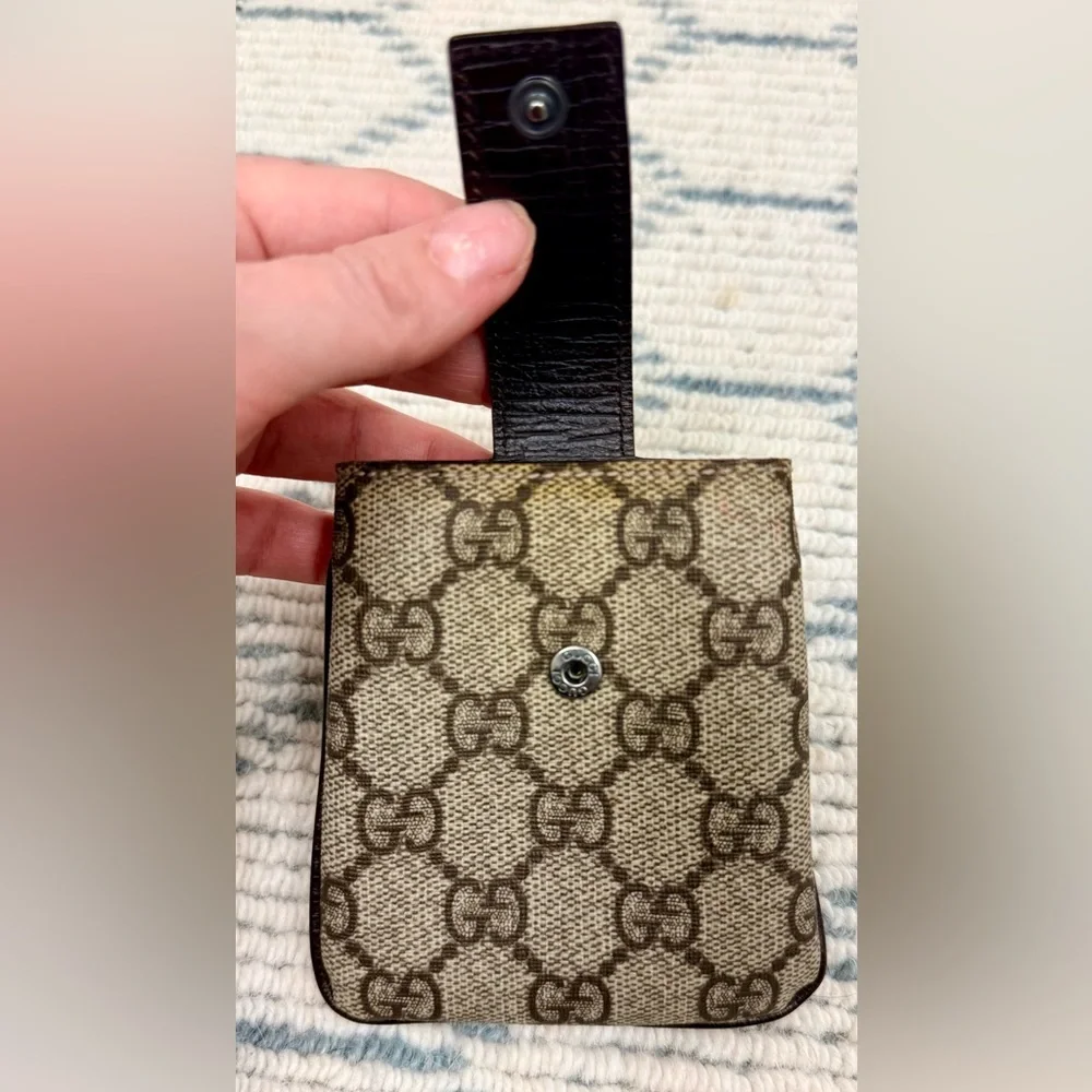 GUCCI Vintage Y2K Rare GG Supreme Monogram Canvas Pouch Snap Case W/ Carabiner